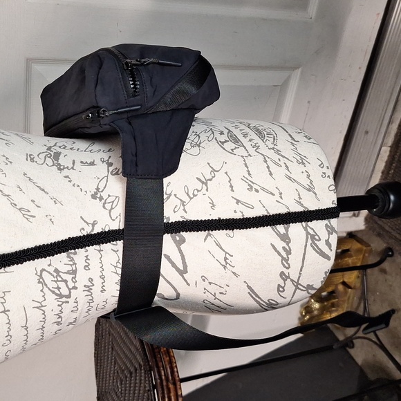 Lululemon Belt Bag - Picture 6 of 12